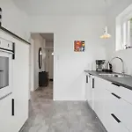 2 Bedroom Cozy In Σπίτι διακοπών