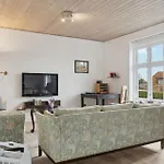 2 Bedroom Cozy In Σπίτι διακοπών *