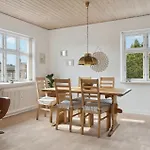 2 Bedroom Cozy In Σπίτι διακοπών *