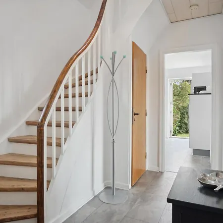 2 Bedroom Cozy In Ferienhaus Ryomgard